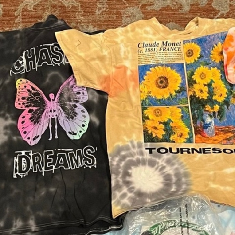Shirt bundle both size large